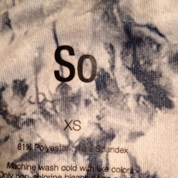 SO Gray and White Artistic Leggings with Elastic Waistband. Size XS - Picture 8 of 9